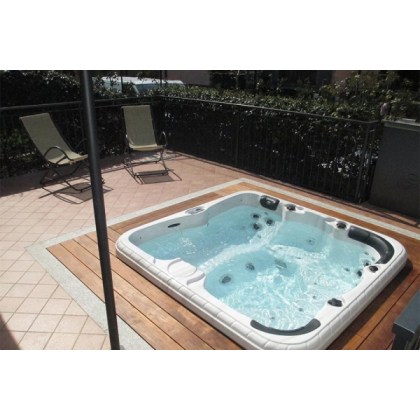 jacuzzi-crystal-pools-spa-alkyoni-5-atoma 3
